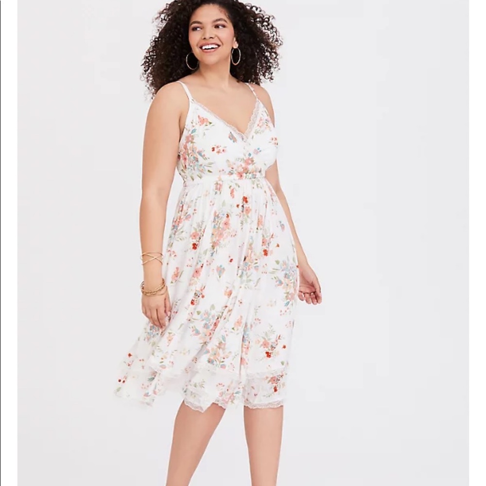 Torrid NWOT White Floral Spaghetti Strap Surplice Dress with Lace Details